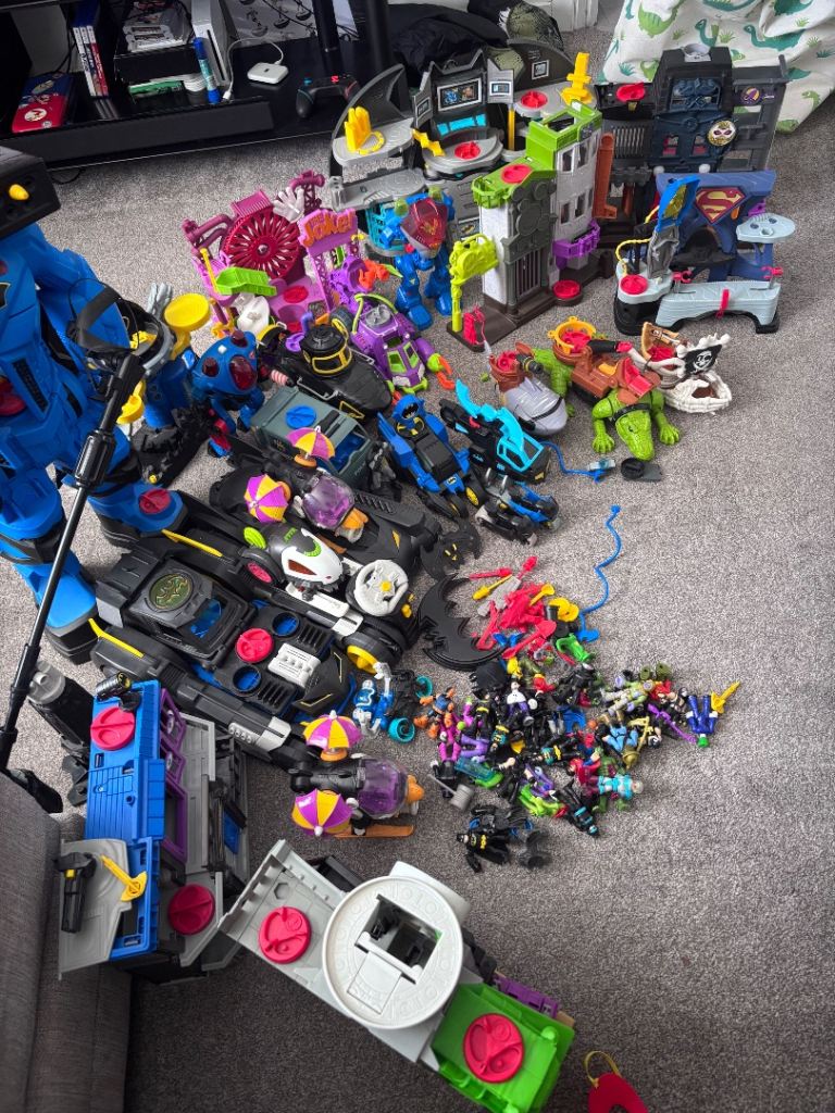 Imaginext - Large Batman & DC Superheroes Toy Bundle with Vehicles and Figures