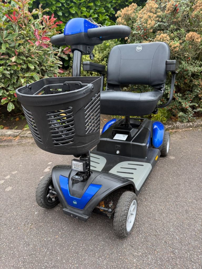 Mobility scooter / RARE WITH SUSPENSION 