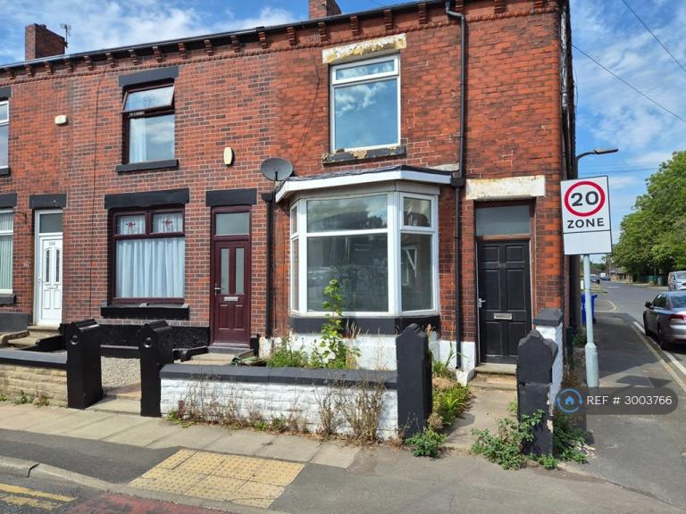 3 bedroom house in Bolton Road, Manchester, M26 (3 bed) (#3003766)