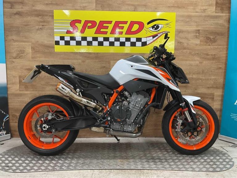 KTM 890 DUKE R
