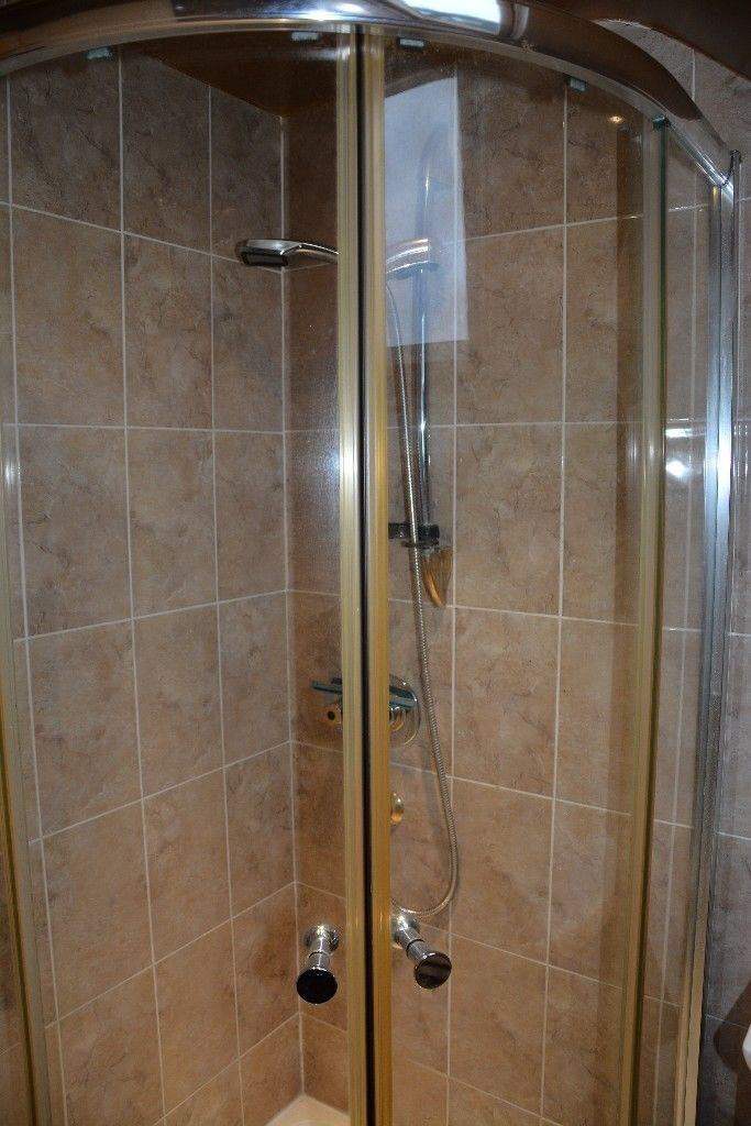 Room with en-suite & kitchen - Cassiobury, near to Watford Junction, Metropolitan and Hospital