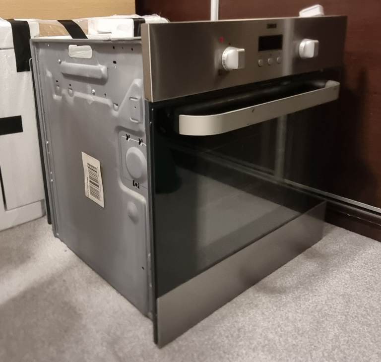 Zanussi build in electric oven ZOB343x used