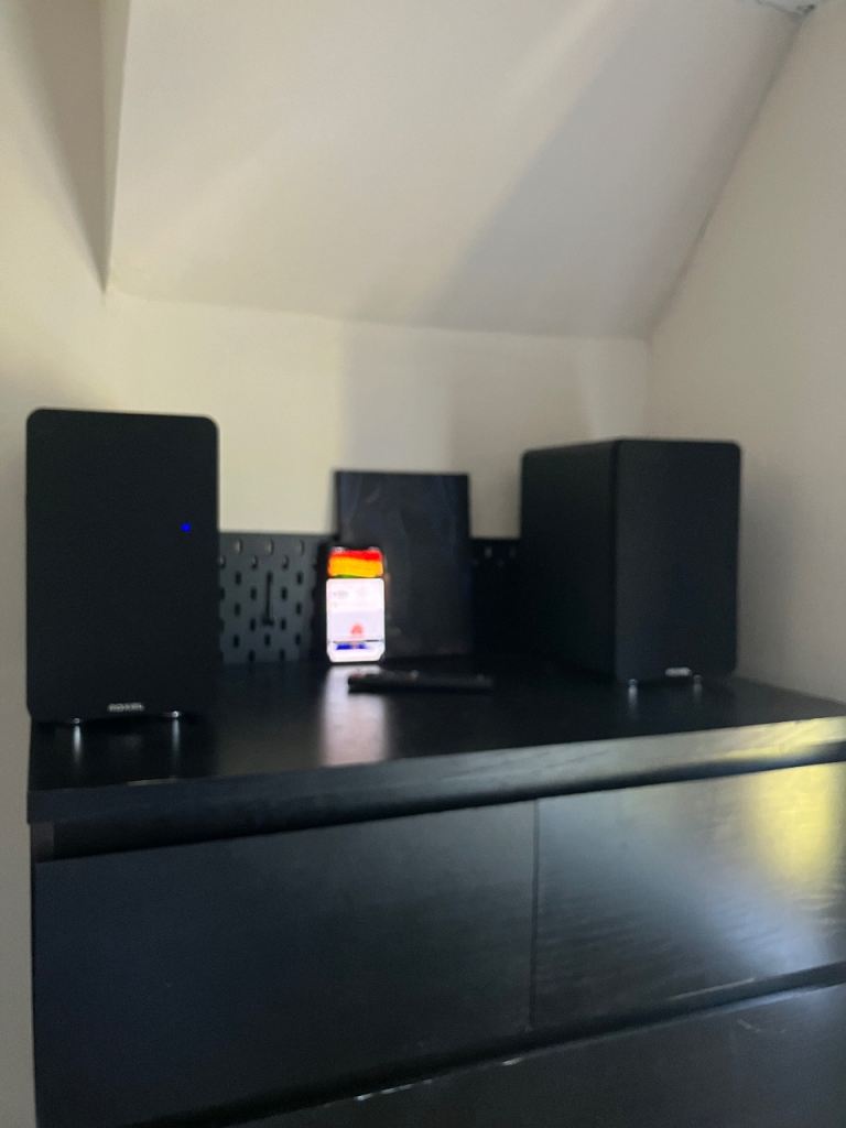 Roxel bookshelf speakers 