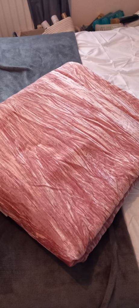 Gorgeous Velvety Patterned Throw 135X200cms 