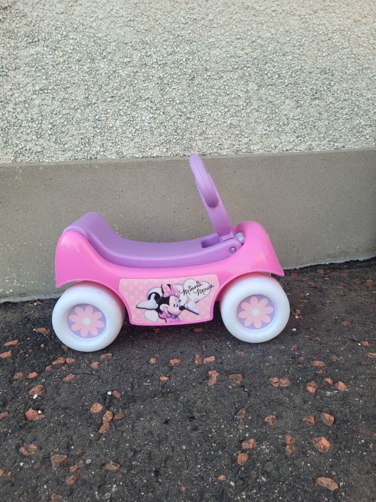 Minnie Mouse ride on car