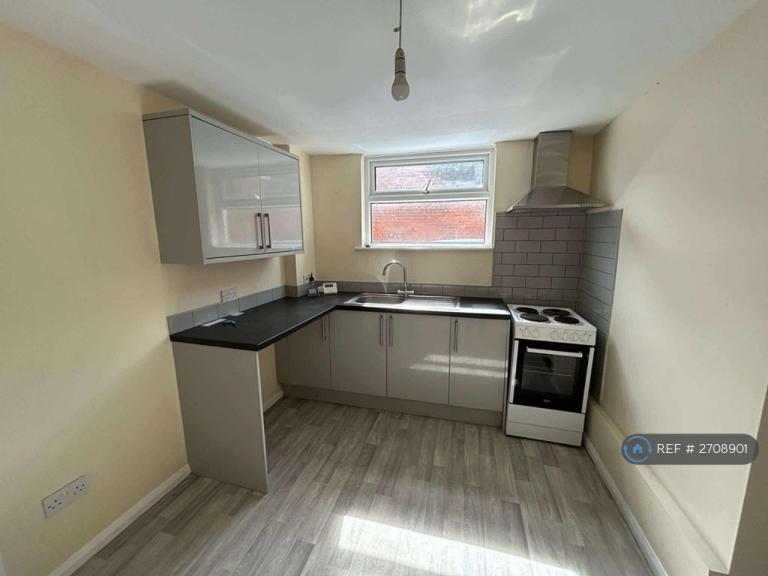 1 bedroom flat in Roman Bank, Skegness, PE25 (1 bed) (#2708901)