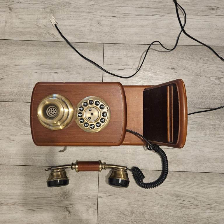 Retro Wall Mounted Telephone