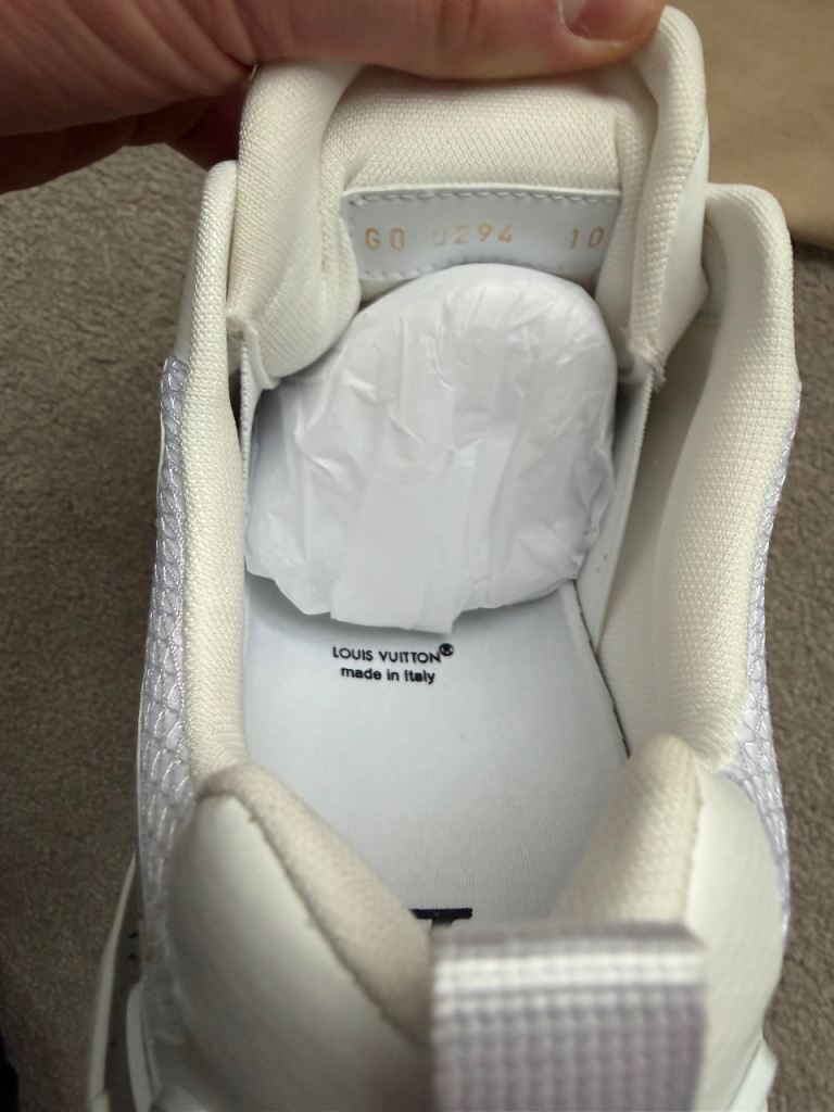 LV Men’s trainers white  UK9