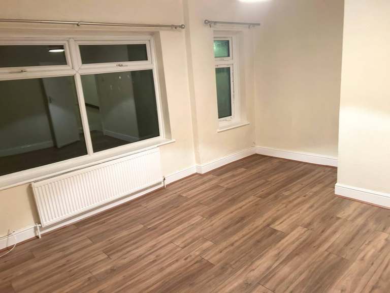 3 Bed room family spacious house to rent (Please no Agents) 