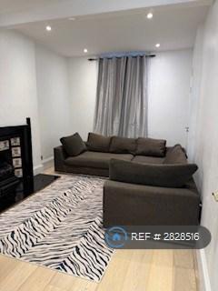 1 bedroom flat in High Road, Chigwell, IG7 (1 bed) (#2828516)