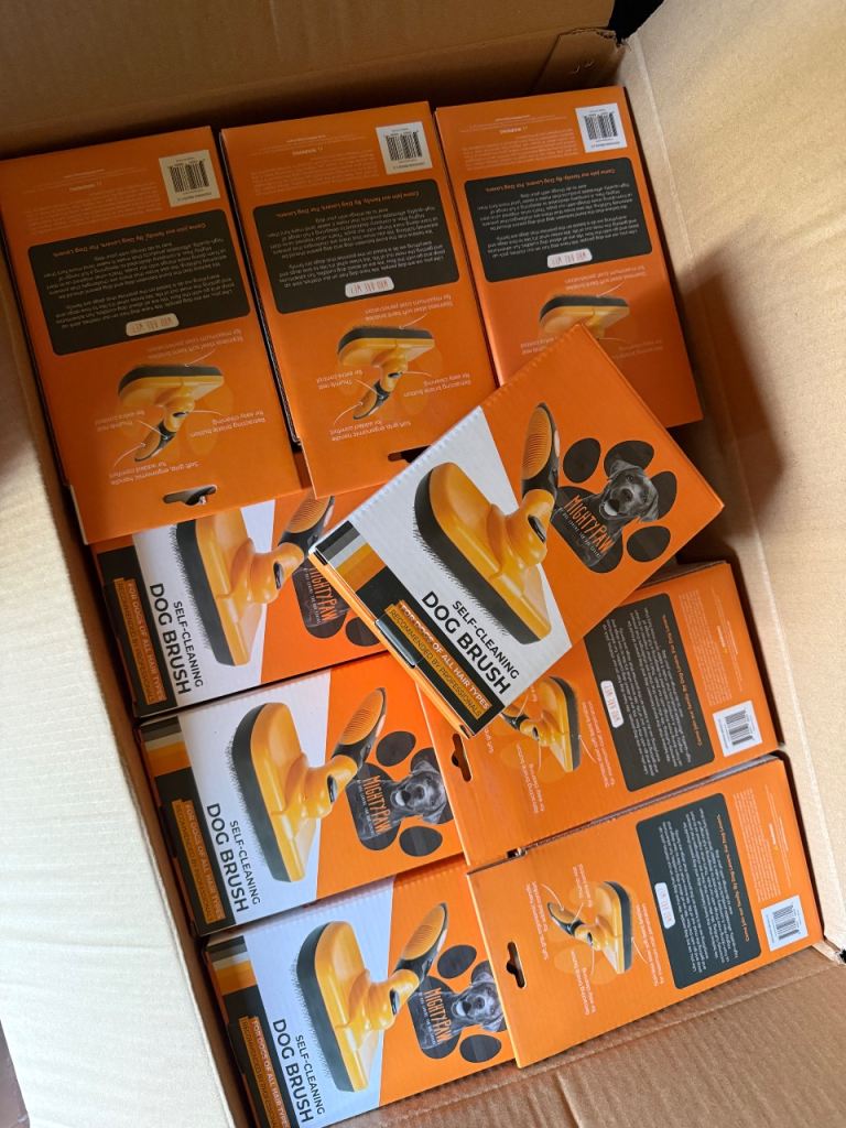 25x Mightypaw Dog Brushes - £30 Bundle! Massive Reseller Profit
