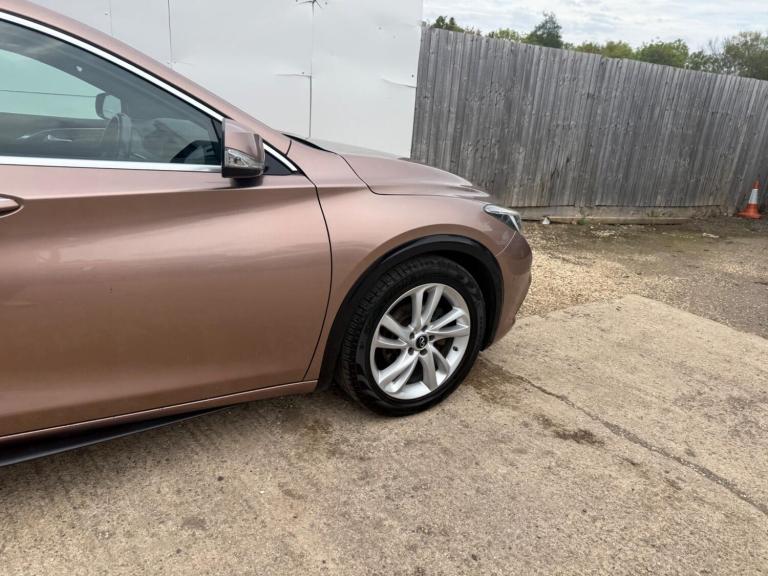 2016 Infiniti Q30 1.5d Premium Tech Euro 6 (s/s) 5dr HATCHBACK Diesel Manual