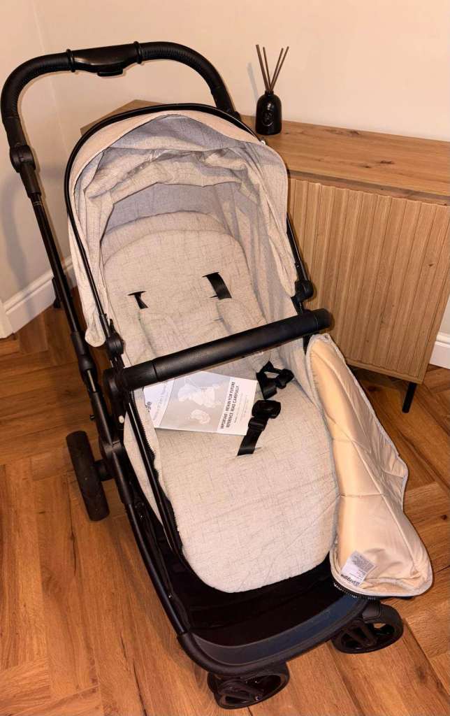Baby pram - Puggle monaco XT - full set with car seat and accessories 