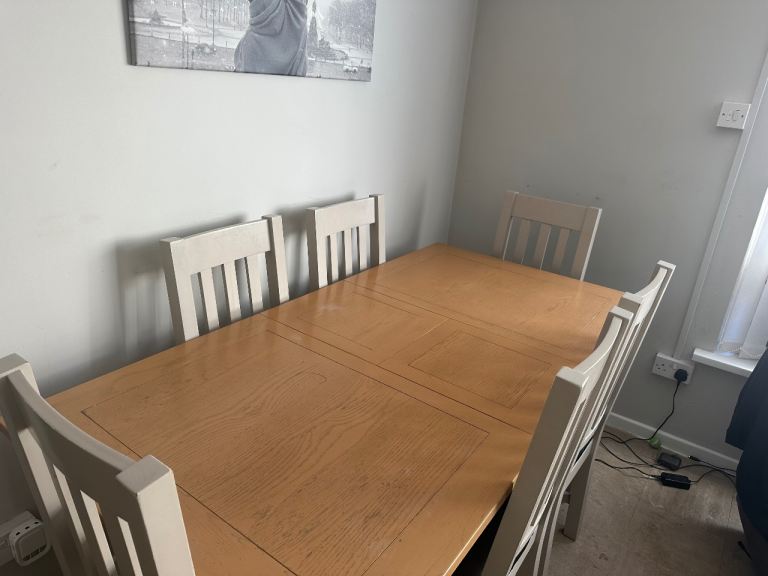 Table and 6 chairs 