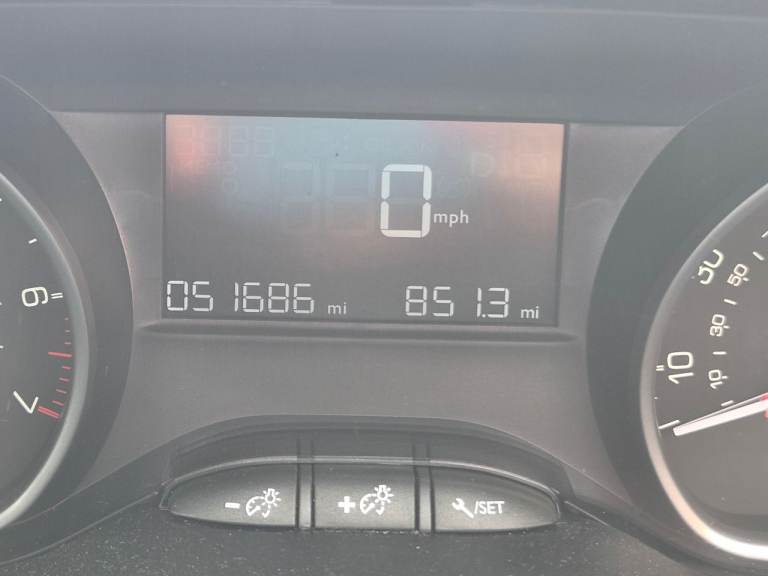 Peugeot, 208, Hatchback, 2017, Manual, 1199 (cc), 5 doors