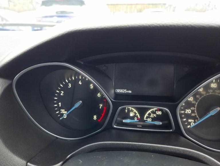 2015 Ford Focus 1.0 EcoBoost Zetec 5dr HATCHBACK PETROL Manual