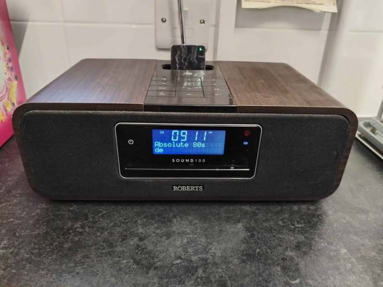 Roberts all in one stereo lovely sound Bluetooth to stream, dab + and cd