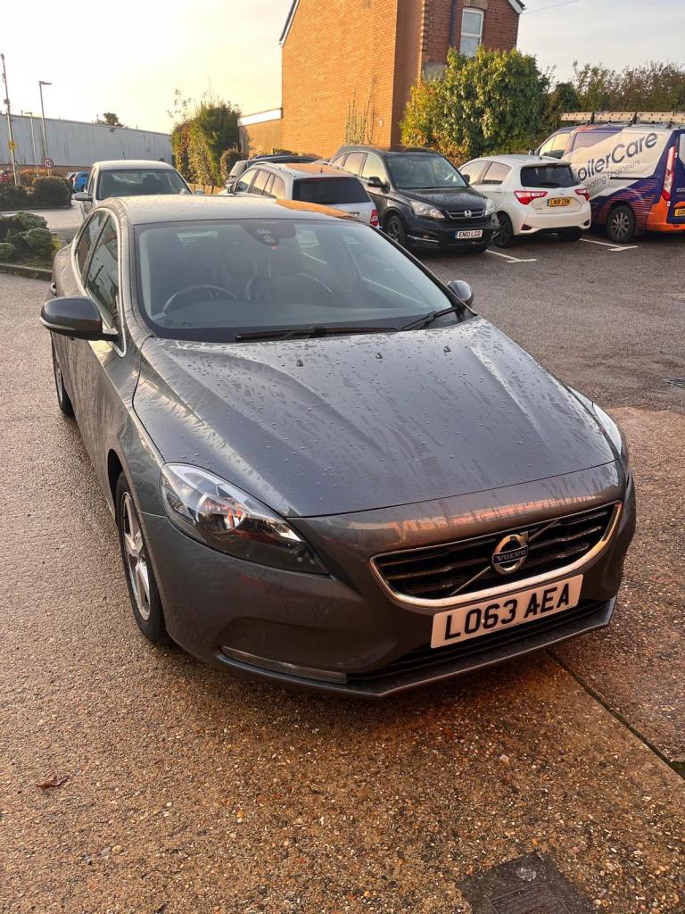 Volvo, V40, Hatchback, 2013, Manual, 1560 (cc), 5 doors