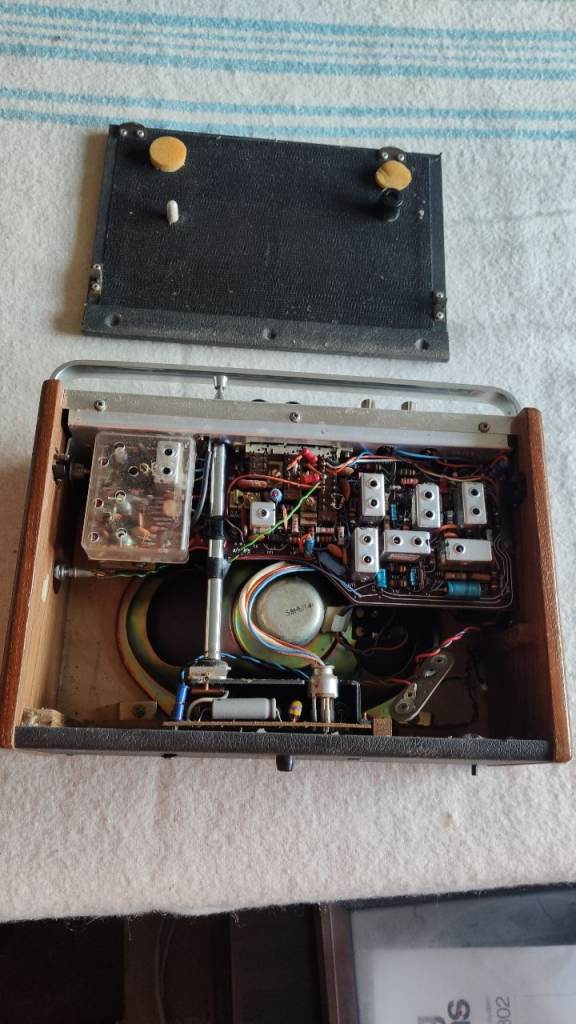 Hacker Hunter Vintage Radio 