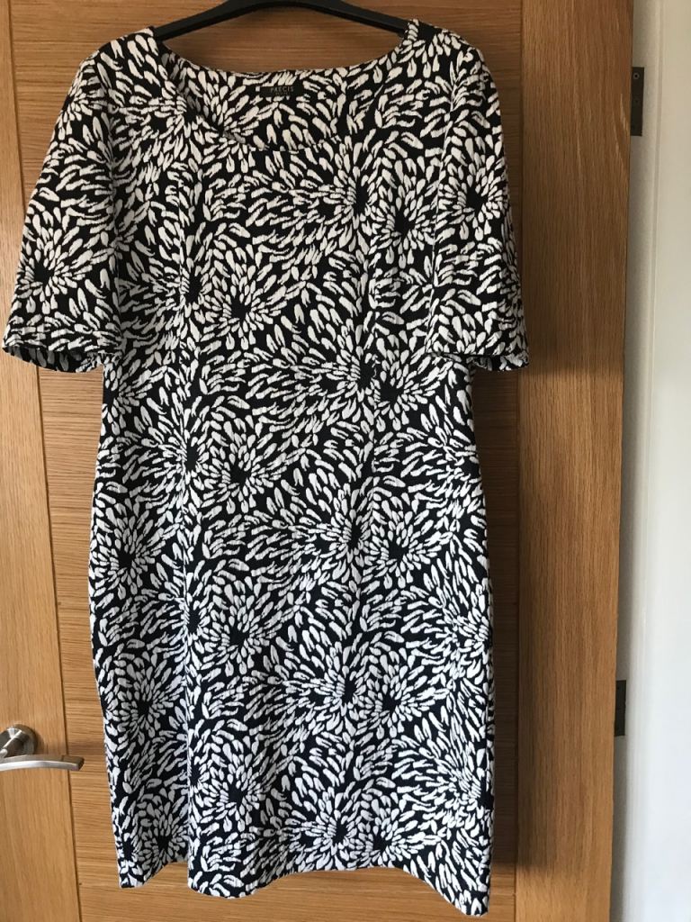 Precis Petite On Knee Dress