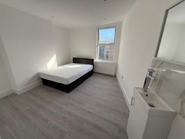 🏡 5-Bedroom Victorian Flat – Prime Location off Church Street Croydon, Company Lets!