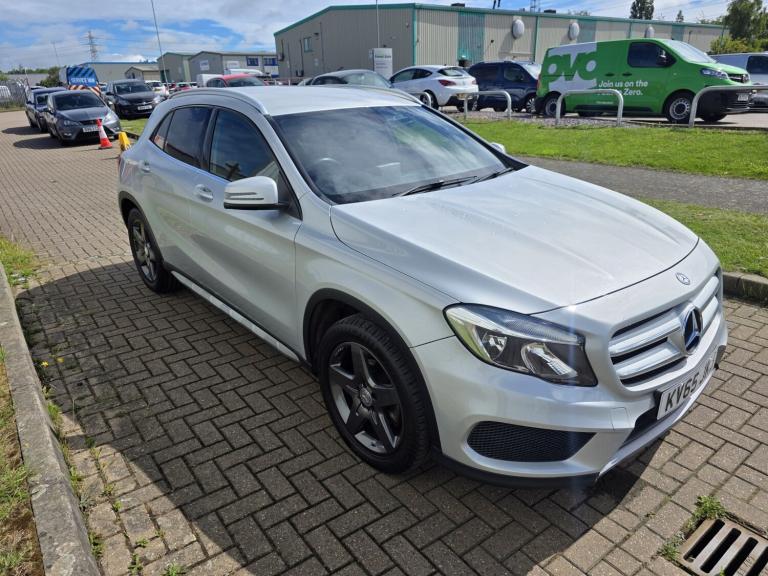 MERCEDES-BENZ GLA 2.1 GLA200d AMG Line 2015