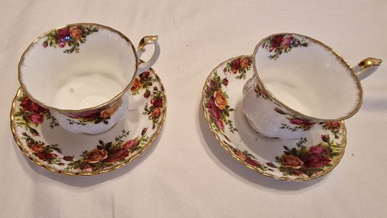  ROYAL ALBERT, OLD COUNTRY ROSES CUPS  #GotStuffGetCash