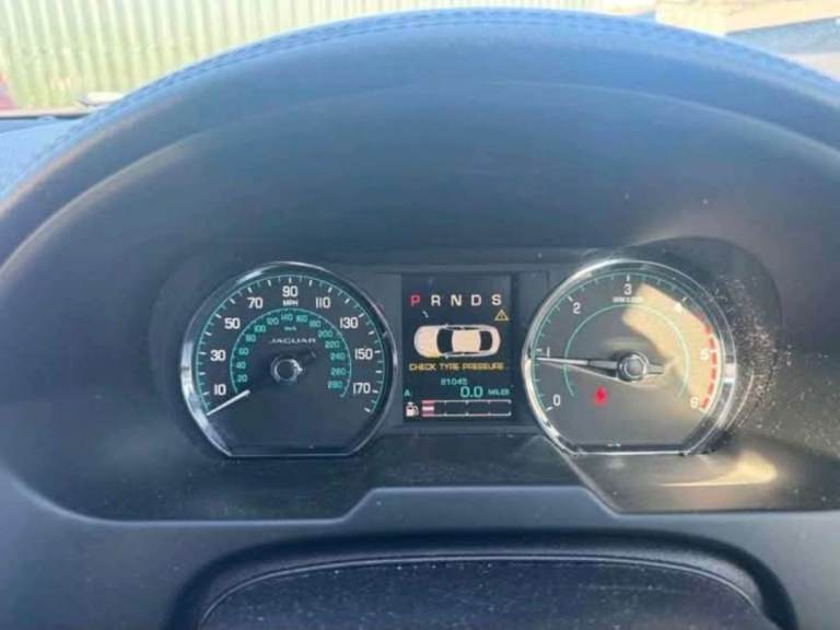 2015 Jaguar XF 2.2d Premium Luxury Automatic, LOW MILEAGE!