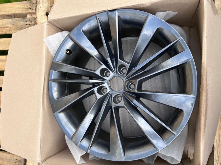 Skoda 3V0601025BEHA7 18” Aluminium Alloy for Skoda Superb 3 VW Audi Seat X1