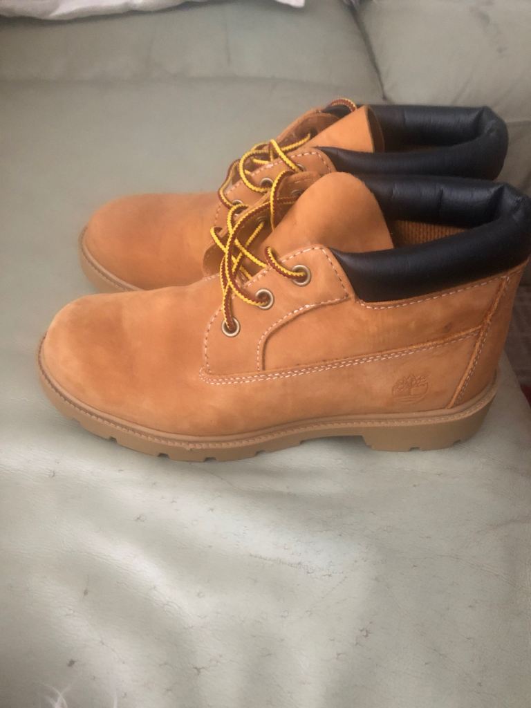 Woman’s size 4 timberland boots