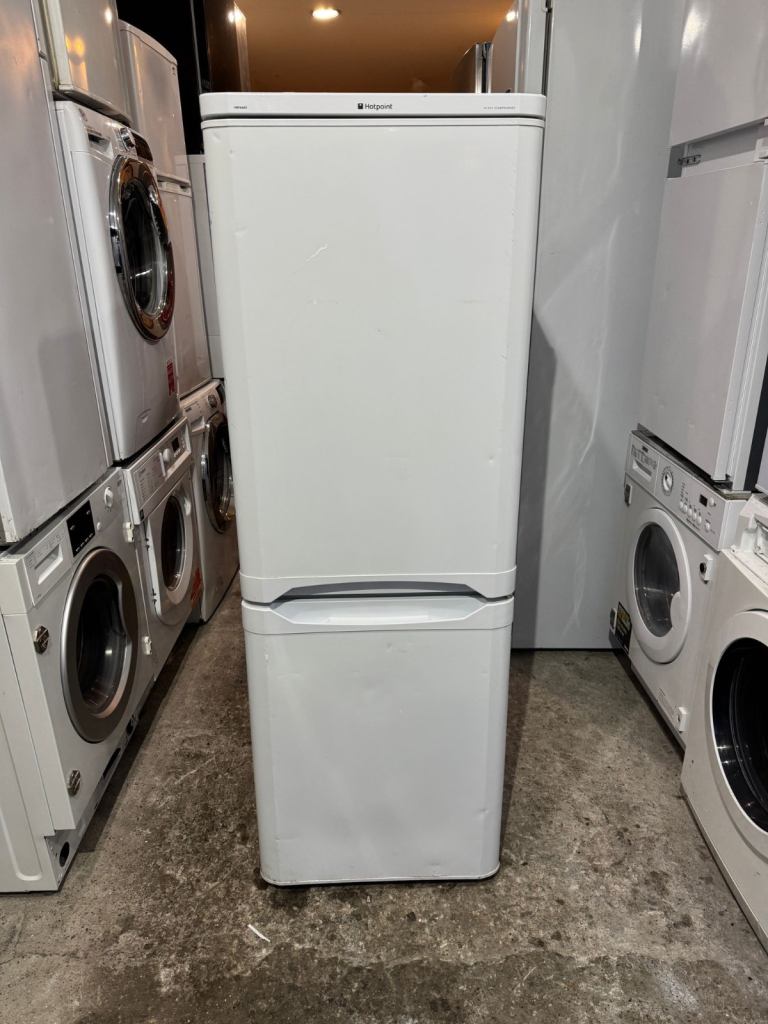 1 Indesit White Colour Freestanding Fridge Freezer With Free Delivery 🚚