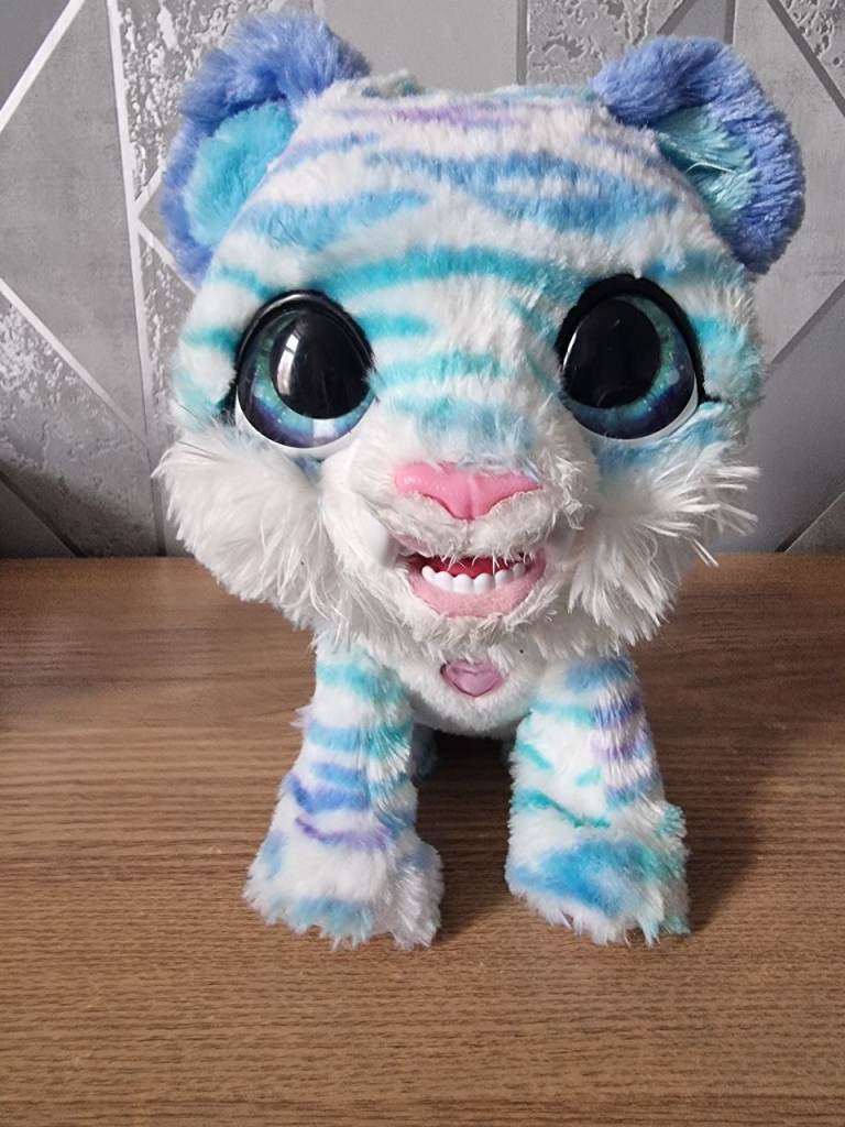 Hasbro FurReal North the Sabertooth Kitty Interactive Pet Toy