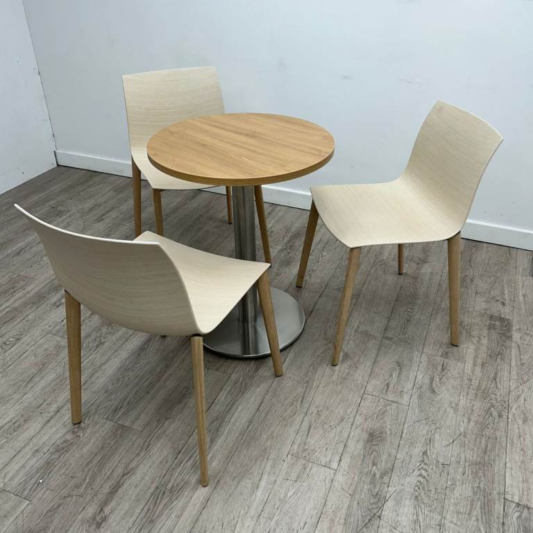 Arper Dining Chair – Pale Wood, Oak Legs