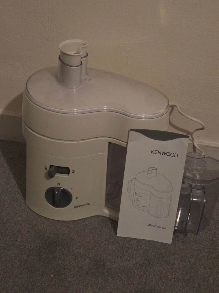 Kenwood JE570 Series Juicer - White, Good Condition