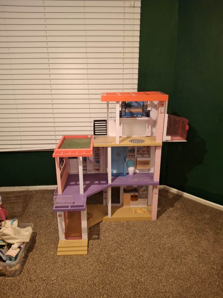 image for Barbie Dreamhouse