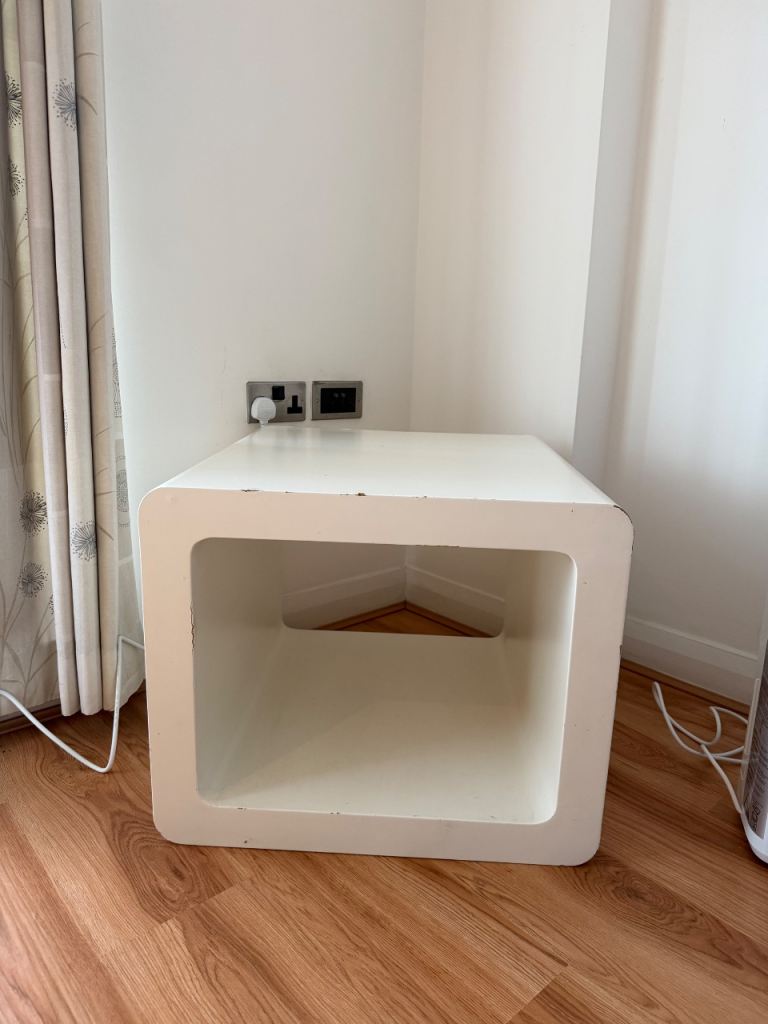 Modern coffee table freebie