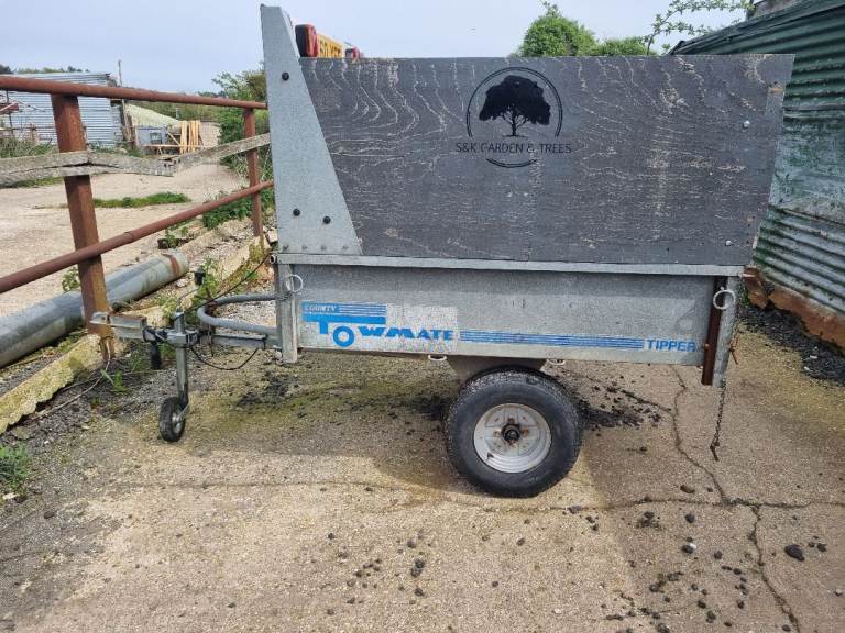 Tipping trailer.