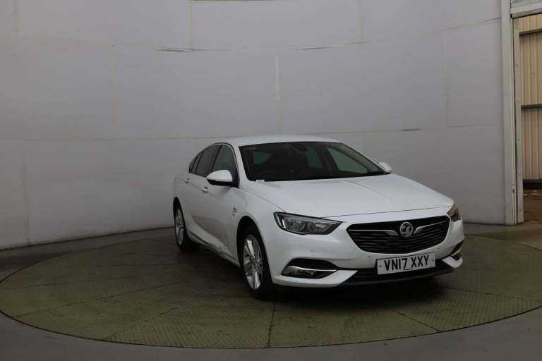 2017 Vauxhall Insignia 1.6 Insignia SRi Nav ecoTec TD 5dr Hatchback Diesel Manual