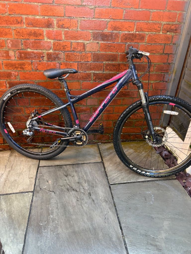 Carrera Hellcat 29er Mountain Bike 16” small frame 29” wheels 