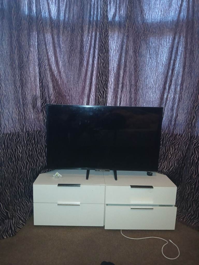 42 inches Sony tv