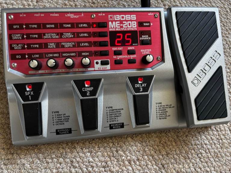 BOSS ME-20B bass guitar effects unit