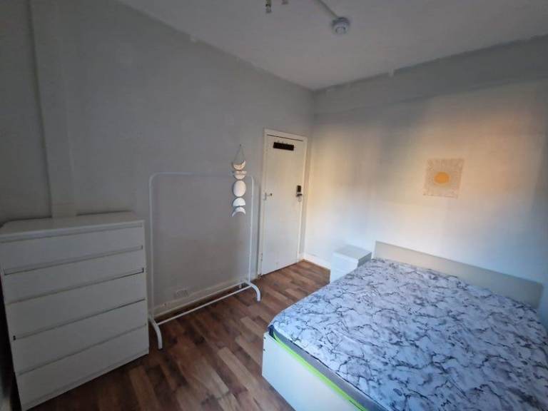 💜 Bright Room in Seven Sisters | N15 5QE | Walking to Seven Sisters Station 🏡