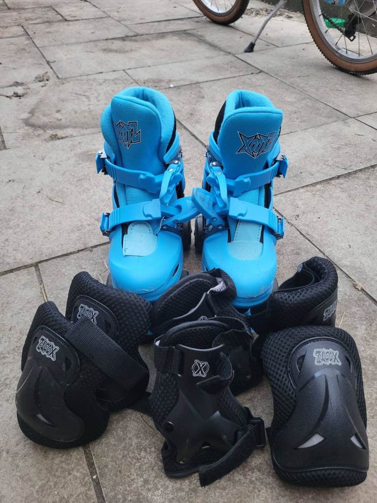 Xootz Kids Adjustable Blue Quad Roller Skates Size 9-12, w. wrist, eblow & knee guards!