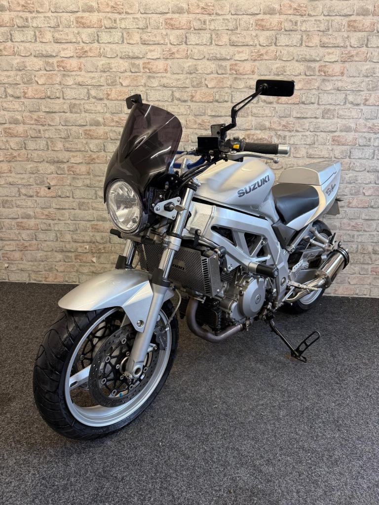 2003 Suzuki SV1000 Unfaired Naked - just 16k - 12 month mot -Stunning condition 