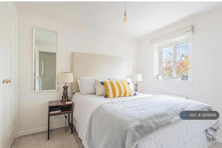 1 bedroom in Braybrooke Close, Gloucestershire, GL8 (#2819956)