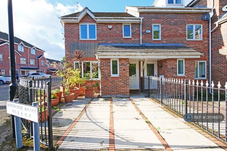 3 bedroom house in Maplehurst Avenue, York, YO31 (3 bed) (#3078973)