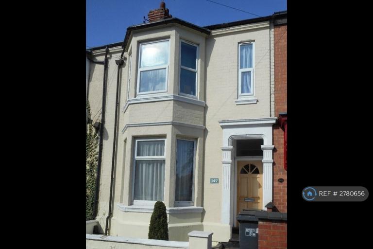 6 bedroom house in Clarence Avenue, Northampton, NN2 (6 bed) (#2780656)