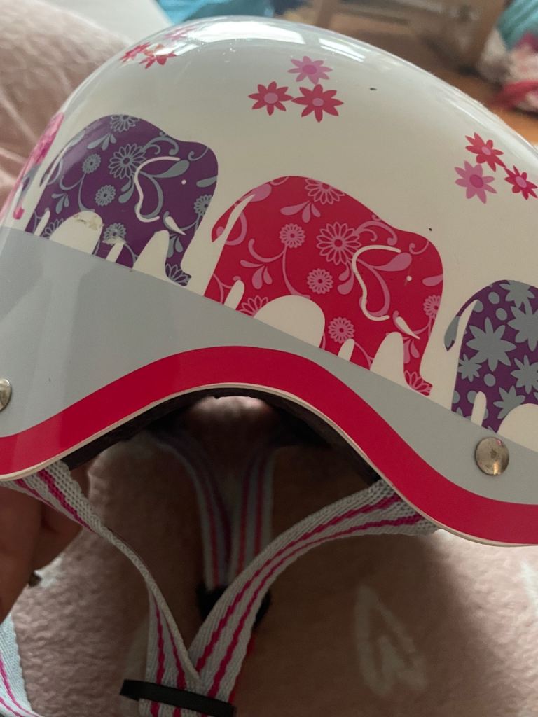 Micro elephant design scooter helmet 