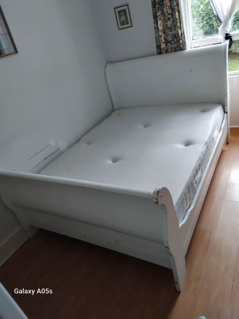 Free bed. And. Mattress king size free collection 