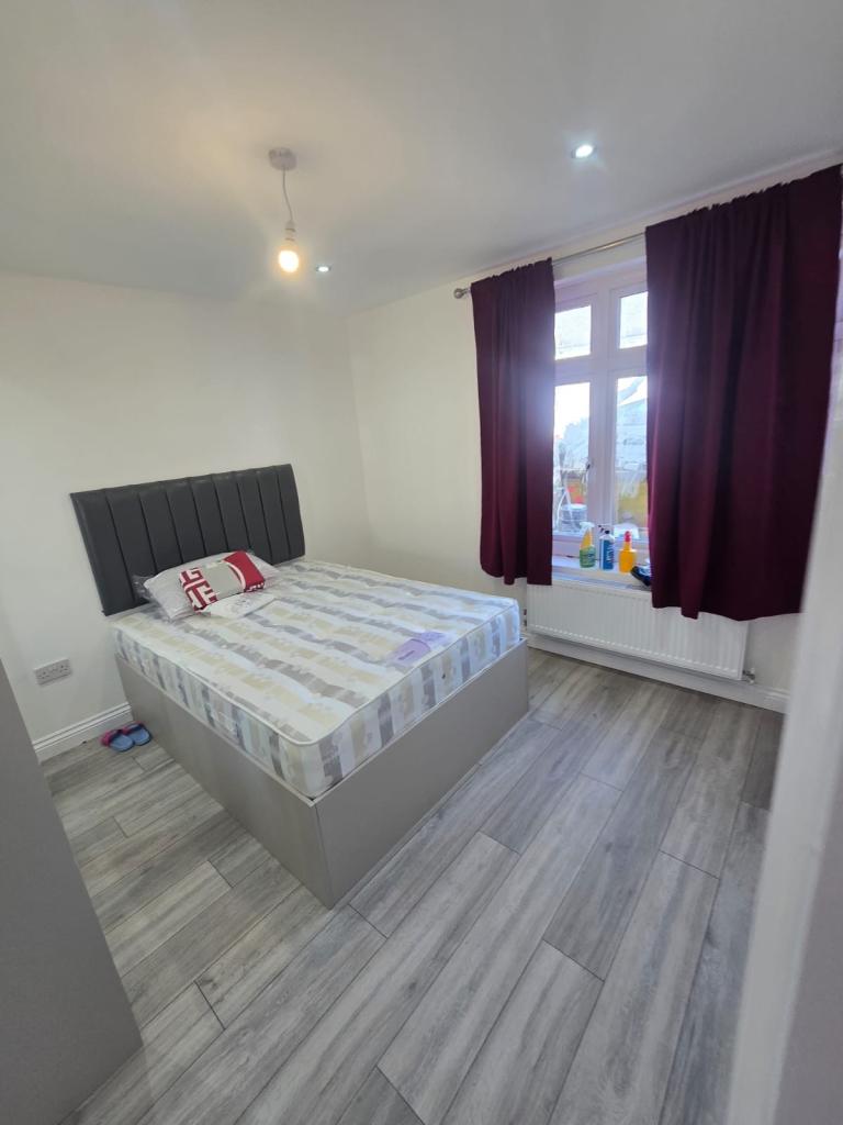 Double room available 